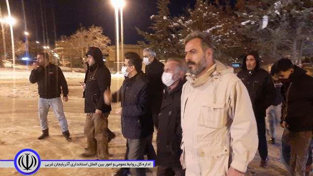 بازدید شبانه فرماندار شاهین دژ از عملیات برفروبی داخل شهر شاهین دژ