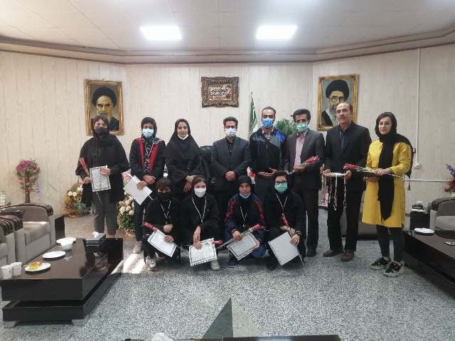تجلیل  از تیم فوتسال بانوان شاهین دژ