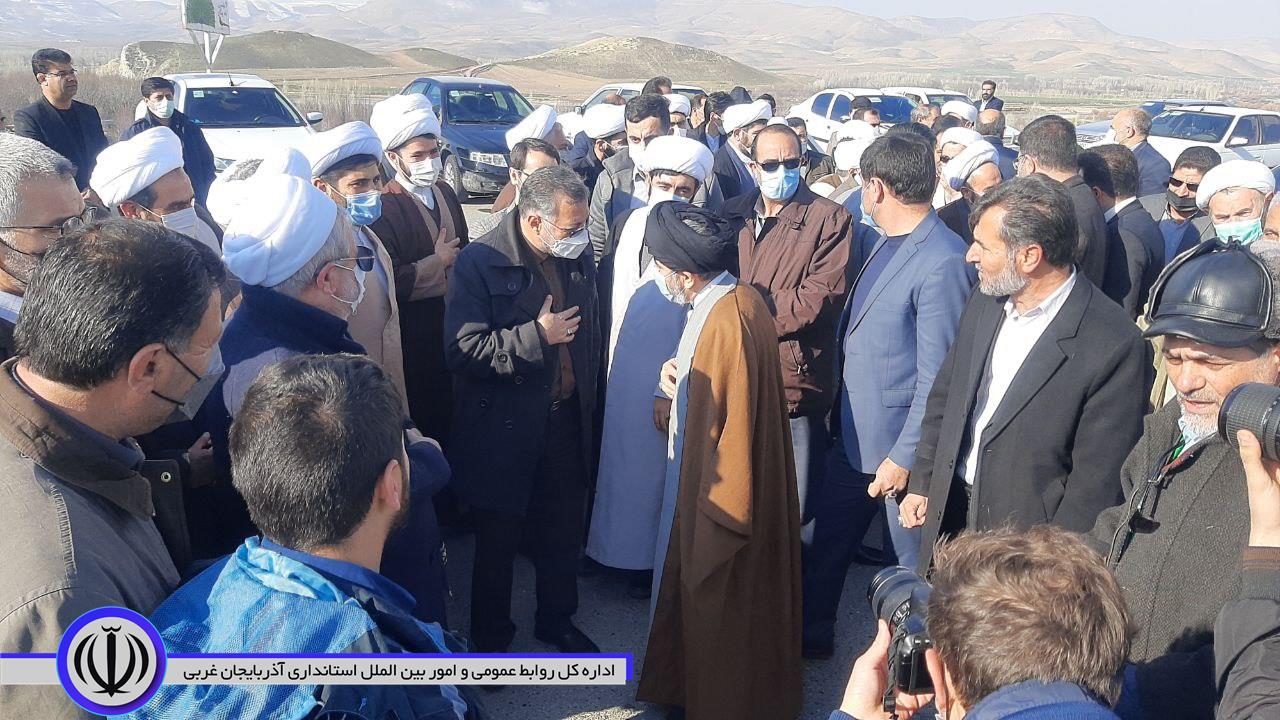 امام جمعه ارومیه ونماینده ولی فقیه در استان آذربایجان غربی وارد شاهین دژشد