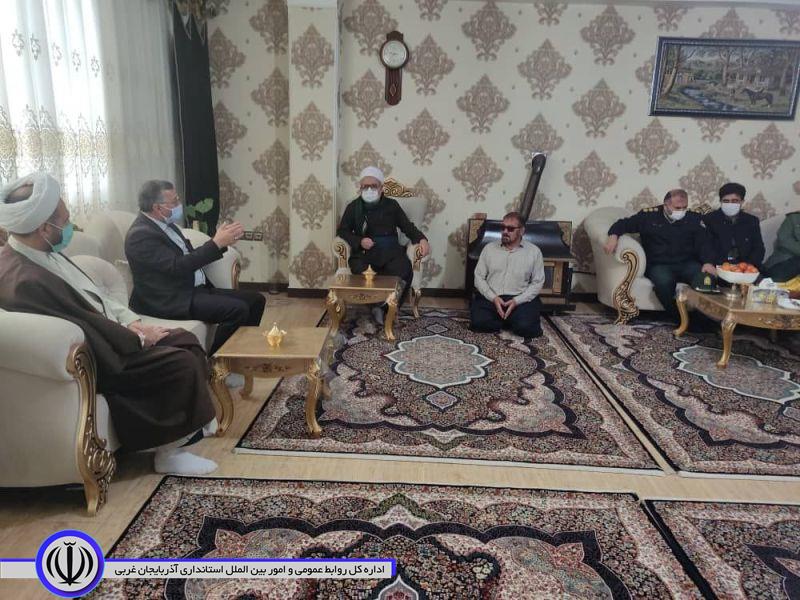 دیدار فرماندار شاهین دژ با تعدادی از جانبازان سرافراز شهرستان شاهین دژ به مناسبت روز جانباز