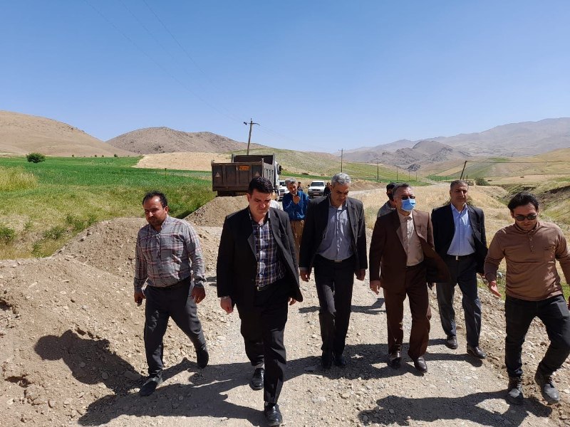 بازدید فرماندار شاهین دژ از چند طرح عمرانی