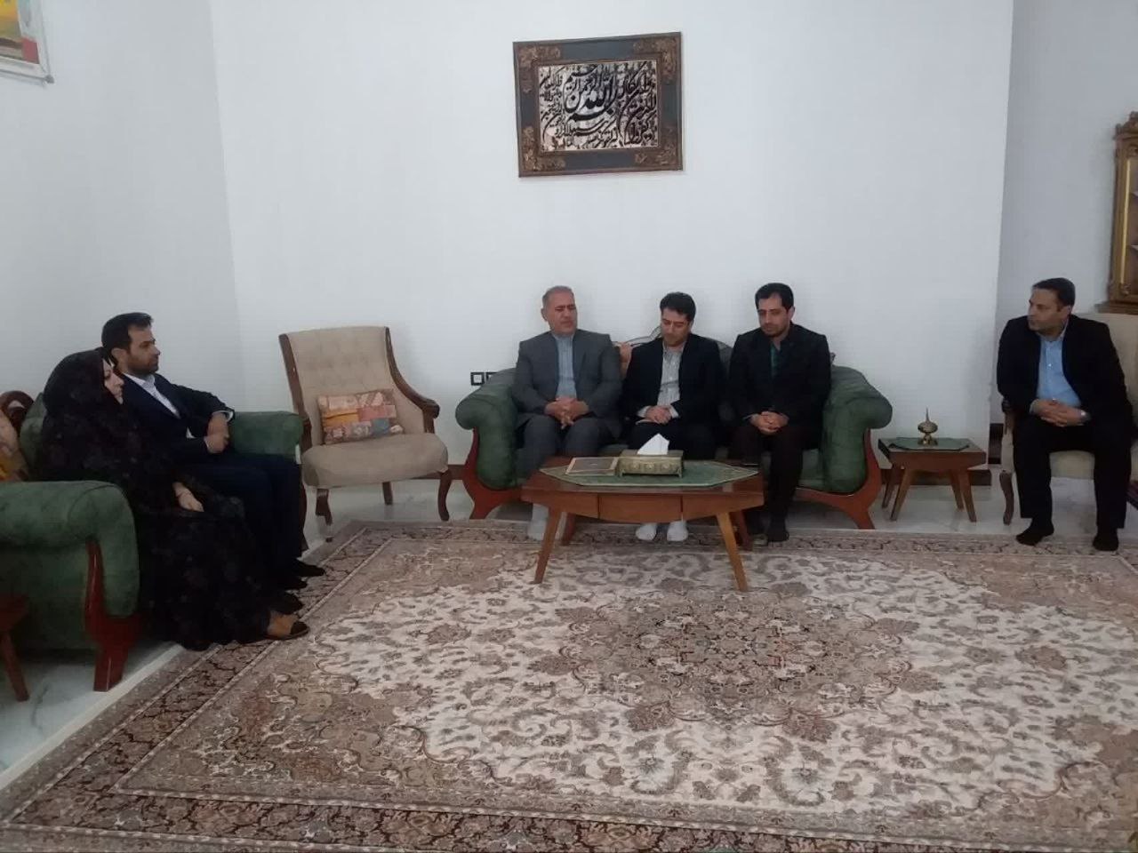 دیدار فرماندار شهرستان شاهین دژ با خانواده شهید گرانقدر یعقوب حیدری