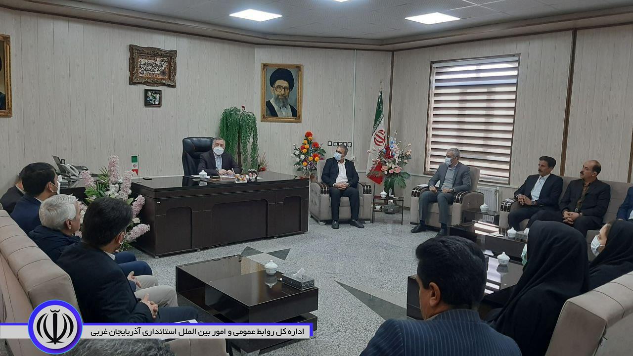🇮🇷جلسه فرماندار شهرستان شاهین دژ با کارکنان فرمانداری وبخشداری های تابعه برگزارشد