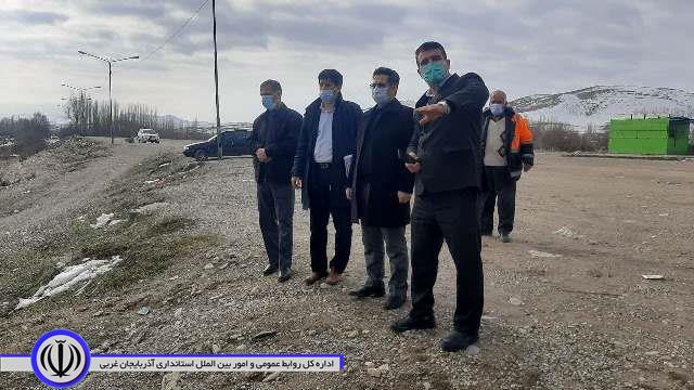 بازدید فرماندار شاهین دژ از وضعیت محوطه پل وحدت زرینه رود