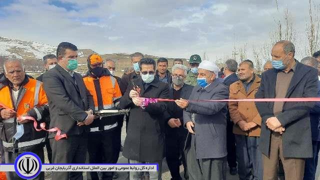 بهره برداری از طرح بهسازی وآسفالت جاده روستای حاجی آباد در بخش مرکزی