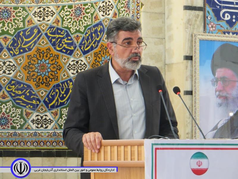 سخنرانی فرماندار شاهین د ژ قبل از خطبه های نماز جمعه
