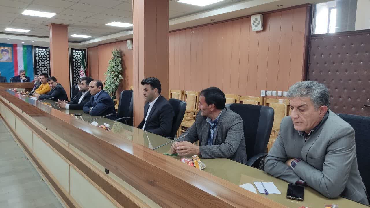 همایش تجلیل از شوراهای اسلامی منتخب شهروروستا بمناسبت نهم اردیبهشت روز ملی شورا در شاهین دژ با حضور فرماندار وامام جمعه برگزارشد