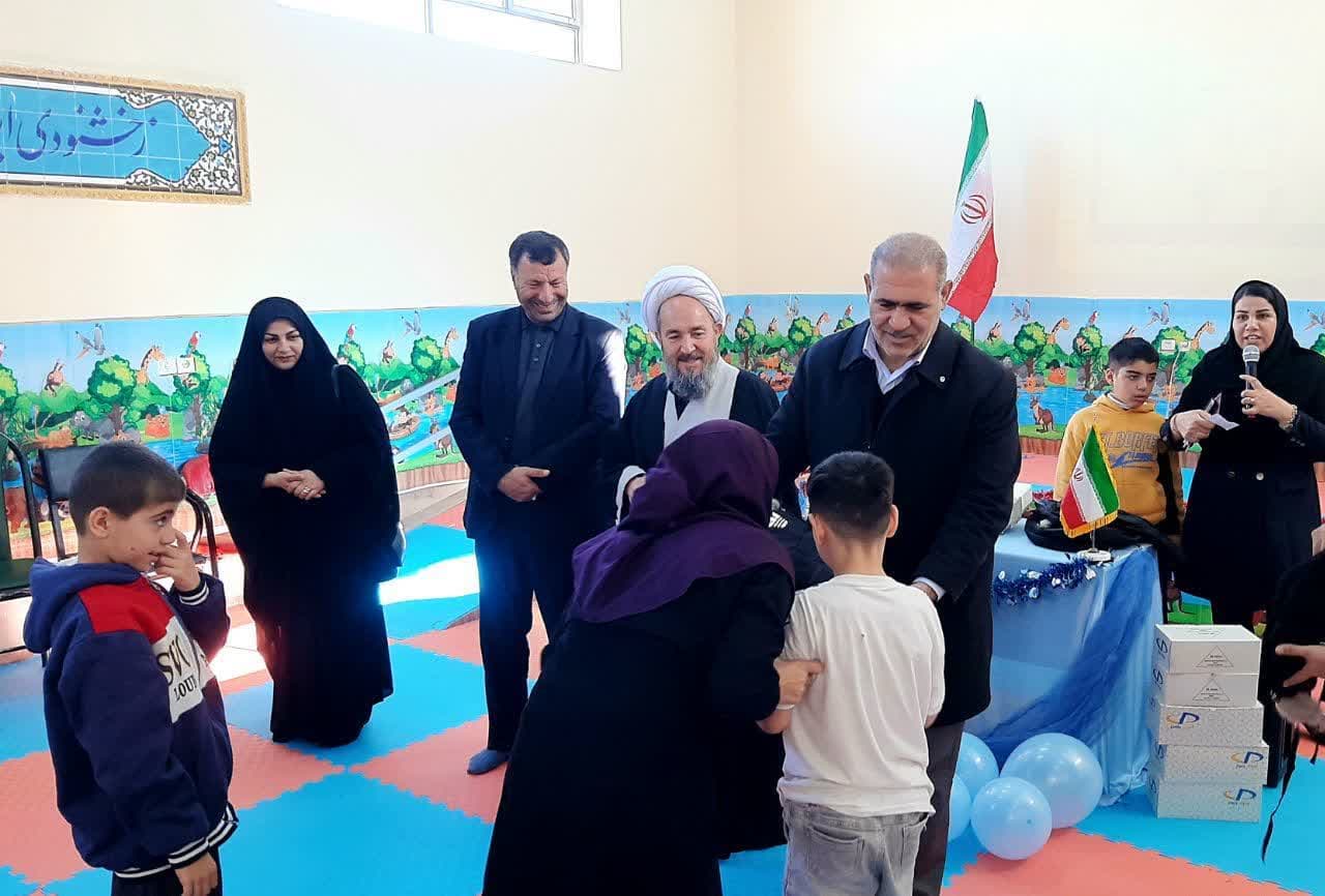 بازدید فرماندار شاهین دژ وامام جمعه از مدرسه استثنایی کوثرشاهین دژ